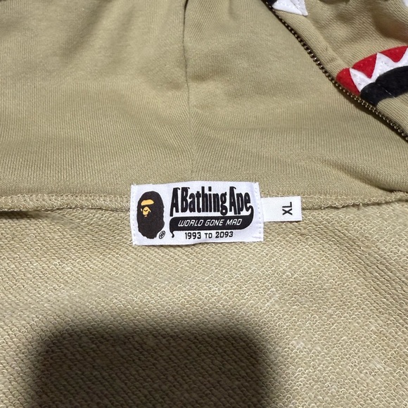 A Bathing Ape hoodie - Picture 6 of 10